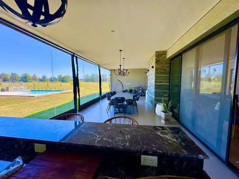 VENTA CASA 4 AMB C/PILETA QUINCHO CARLOS KEEN