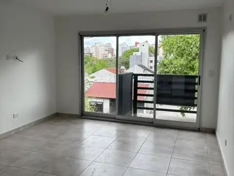 Departamento en Alquiler en Moron Sur, $ 550.000