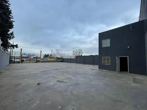 Galpon en Venta 57  mts Fondo