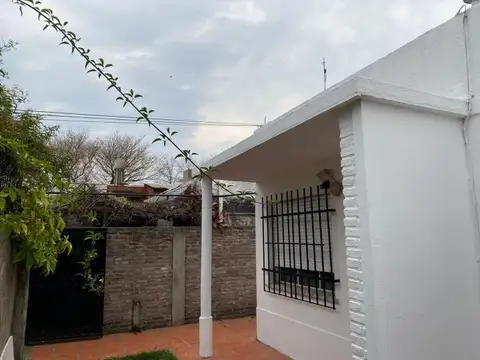 Casa en Alquiler en Alberdi, $ 750.000