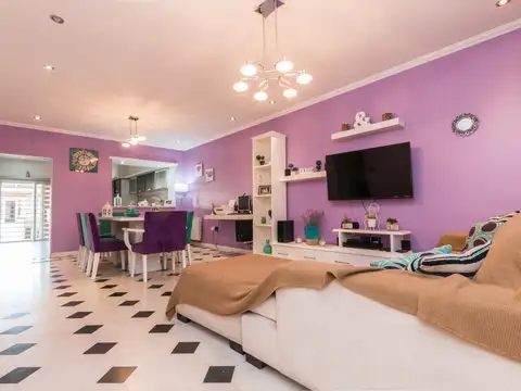 Casa 4 ambientes con 3 baños
