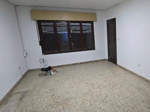 Casa en Alquiler en Los Polvorines, $ 900.000