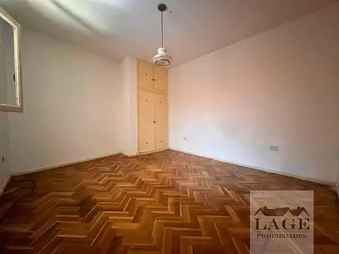 Depto Tipo Casa en Venta 50 años