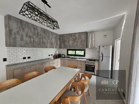 Mgm. Preciosa Casa en El Bosque C.C. Campana