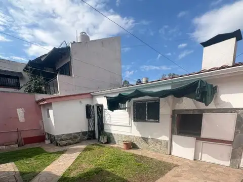 ¡HERMOSA esquina en el corazón de Fisherton! APTA CREDITO!