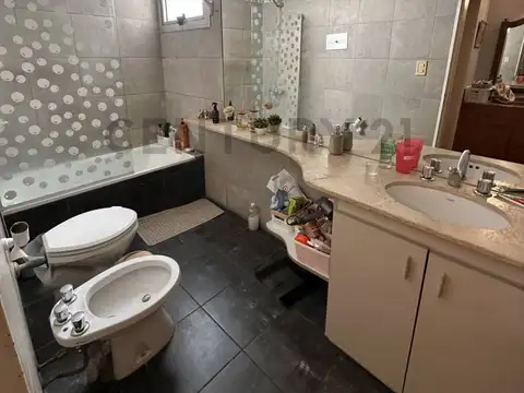 Constitucion 1300, Piso 0