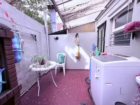 Duplex 2 amb c/patio y balcon a 50mts del mar