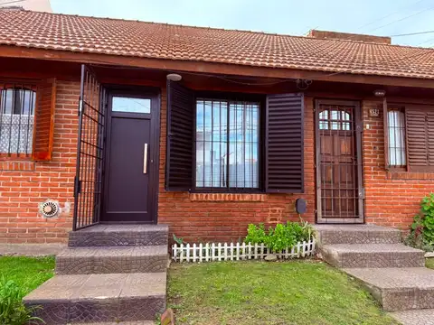 Duplex 2 amb c/patio y balcon a 50mts del mar