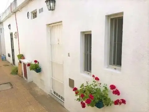 OPORTUNIDAD VENTA CASA EN PH 2 AMB CON PATIO EN RAMOS MEJIA