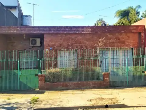 EXCELENTE PROPIEDAD EN MORON