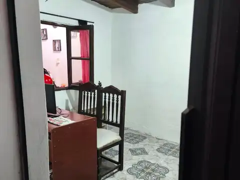 Casa 6 ambientes con 2 baños