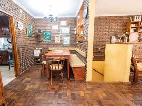Depto Tipo Casa 5 ambientes con 2 baños