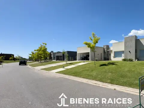 Casa en Venta en Monet Barrio Privado, USD 249.000