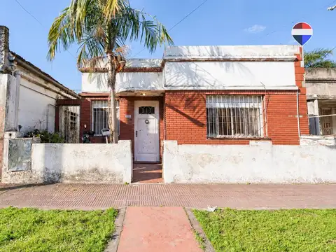 VENTA PH 2 AMB + GALPÓN EN REMEDIOS DE ESCALADA