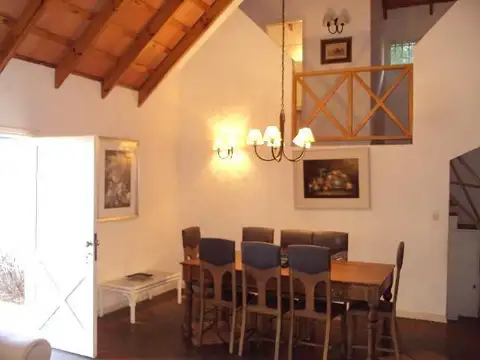 Casa en Venta con 1 cochera