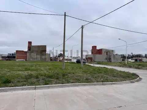 VENTA LOTE EN ESQUINA. ZONA RESIDENCIAL