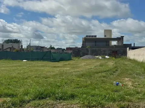 Terreno en Venta, FOT 1,2