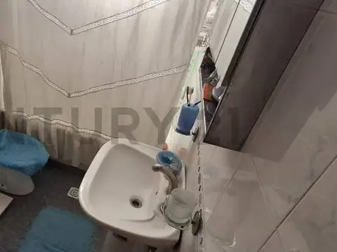Vendo Duplex con garaje y patio