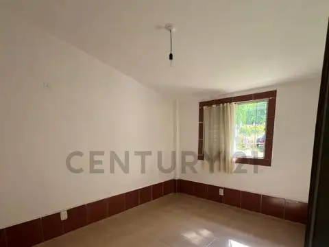 Casa 5 ambientes con 1 baño