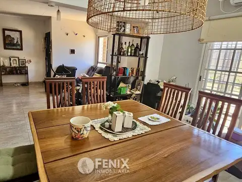 CF1338 - CASA EN ESQUINA EN VENTA - 2 DORMITORIOS - ITAEMBÉ MINI, BARRIO AIRES DEL PINAR
