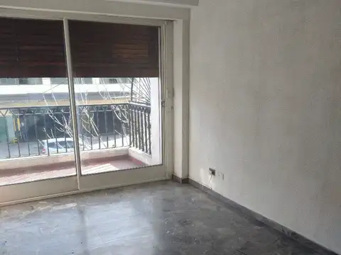 Av Belgrano 3500, Piso 1