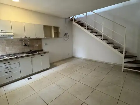 VENTA PH 2 AMBIENTES CON PATIO EN BANFIELD PERMUTA