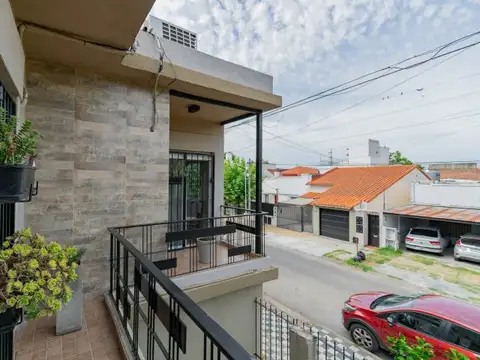 PH 3 AMB  VENTA  BERNAL con BALCÓN y PATIO