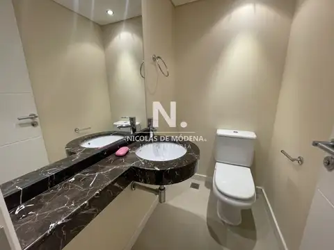 Apartamento de lujo, 3 dormitorios en suite + dependencia, 2 garage, venta, Punta del Este