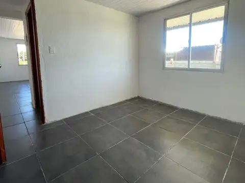 CASA EN ALQUILER 2 AMBIENTES VEINTICINCO DE MAYO F