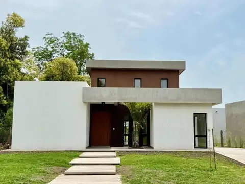 Venta Casa 4 ambientes en Santa Elisa Pilar del este