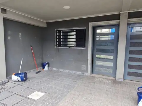 Venta de Departamento 2 AMB c/cochera en Caseros, Tres de Fe