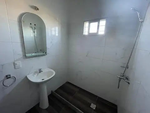 Casa 2 ambientes con 1 baño