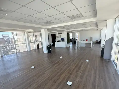 Oficina en venta con cocheras y bauleras