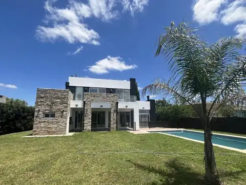 Casa de 4 ambientes en alquiler