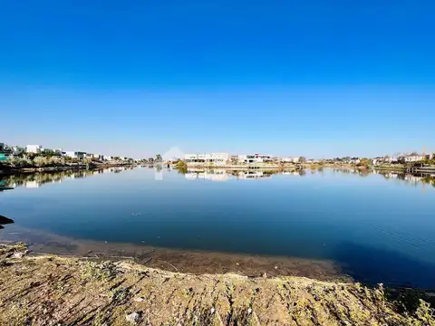 VENDO LOTE AL AGUA, 925 M2 BARRIO SAN MATIAS!!