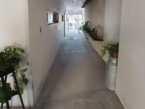 Casa Con Departamento En Venta En Victoria