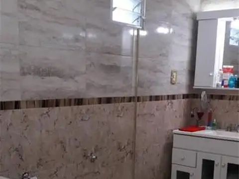 Casa en Venta con 4 cocheras