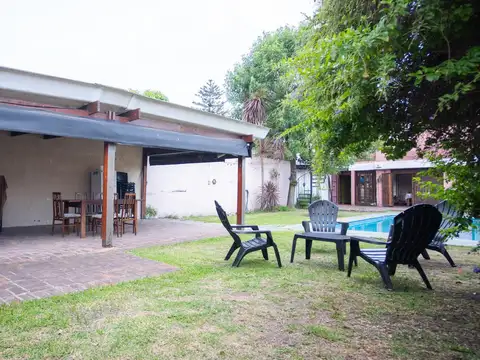 Casa 6 ambientes con 3 baños