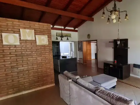 Casa 6 ambientes con 3 baños