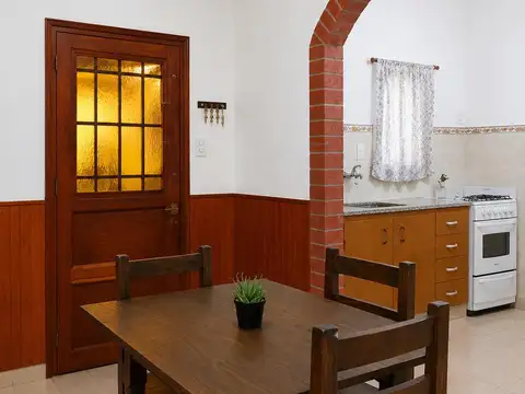Casa 4 ambientes con 1 baño