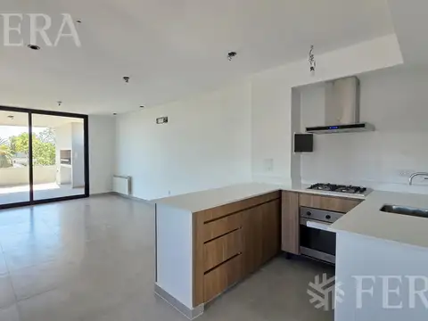 Venta de semipiso tipo loft de 2 ambientes con dos cocheras en Bernal Oeste