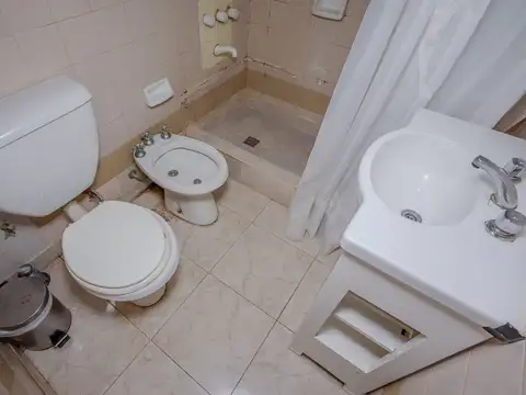 VENTA DEPTO 2 AMB 48 M2 LAVADERO/BALCÓN - FLORES .