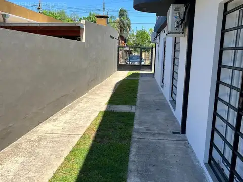 Casa en Venta en Berazategui, USD 180.000