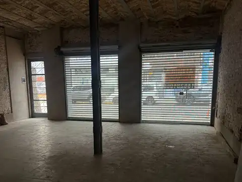 Local comercial – Depositos – Privado - Baños