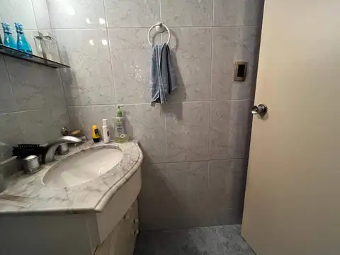 Excelente propiedad en venta de 4 amb. Apta Cred.