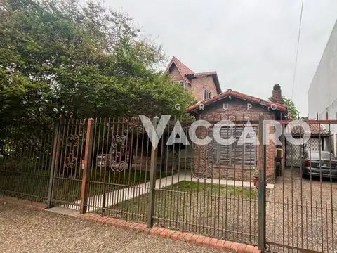 Casa en venta 4 ambientes Castelar sobre Santa Rosa