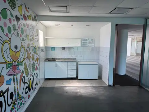 Oficina en Alquiler en Olivos, USD 5.824