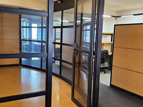 Oficina en Alquiler con 1 cochera