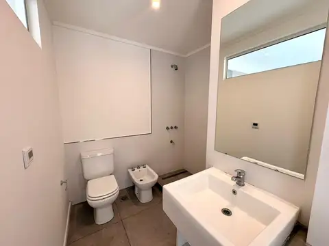 Valencia 5400, Piso 1