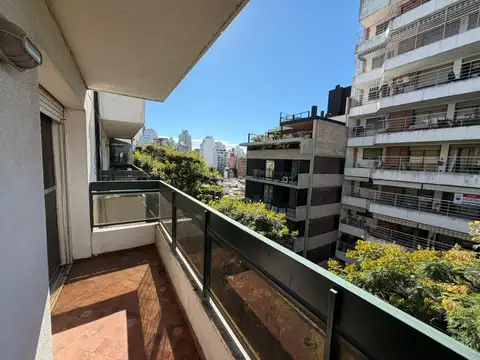 Departamento 6 ambientes con 3 baños